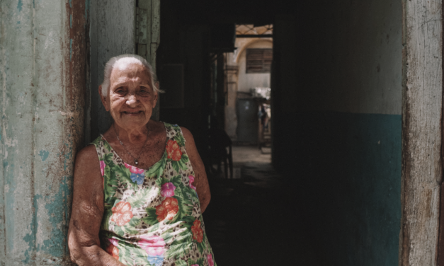 Los Rostros de Cuba: Una mirada a la gente del pueblo Cubano y sus buenas costumbres